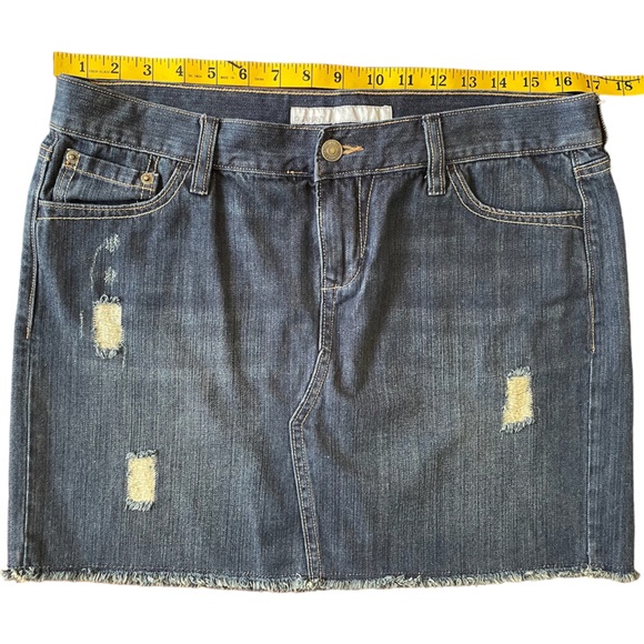 *NWOT* Old Navy Vintage Distressed Jean Skirt | Mid/High Waisted Raw/Frayed Hem - Picture 7 of 10